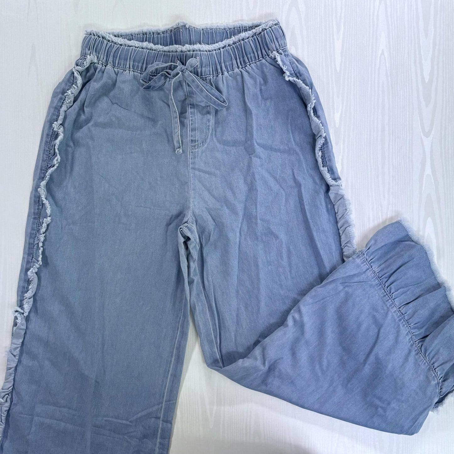 Light Wash Denim Ruffle Pants - Umorger