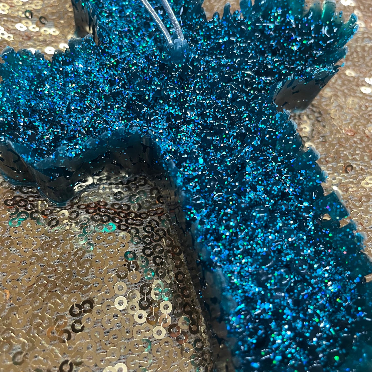 Sandalwood Current Freshie- Cross- Fredericksburg Farms