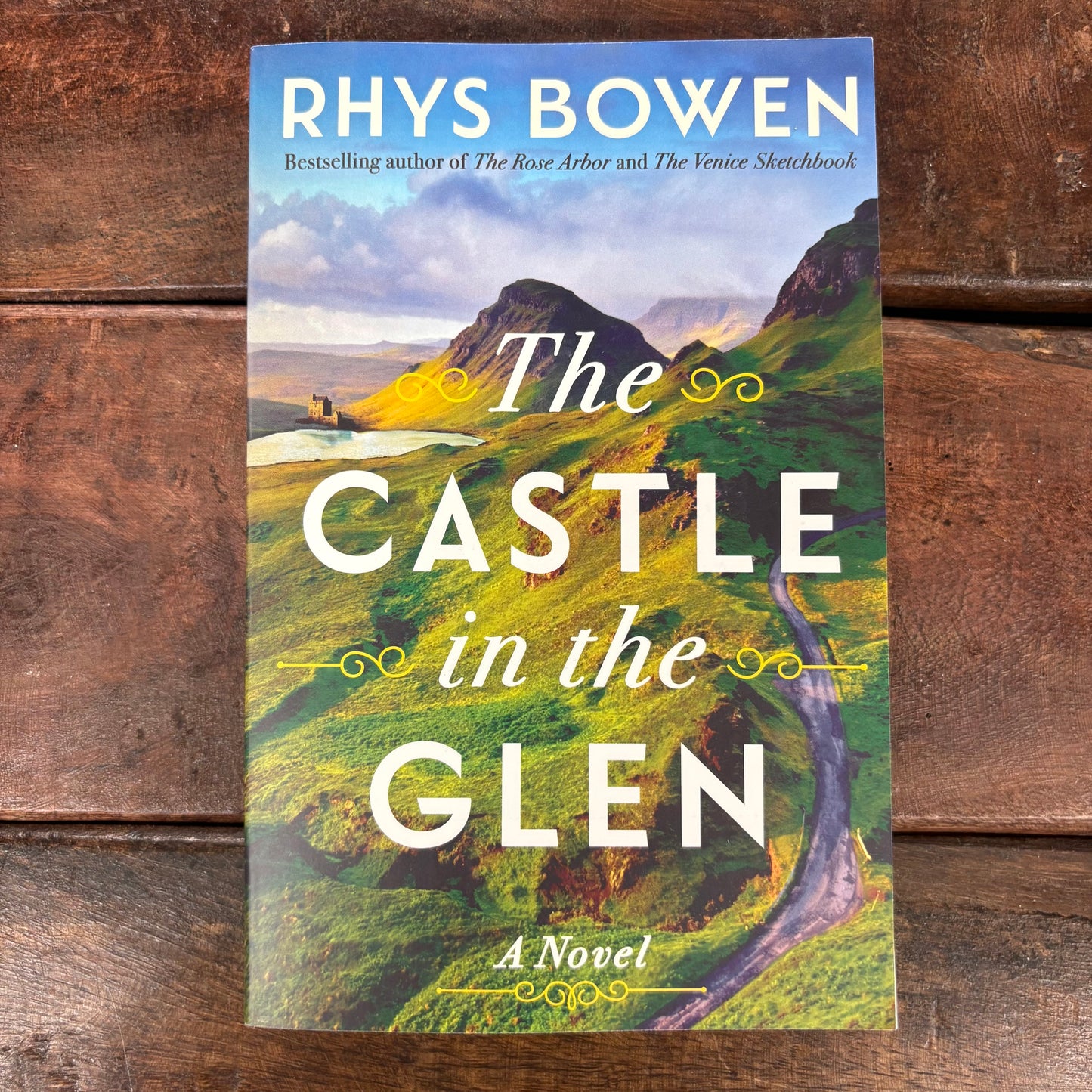 Castle In The Glen - Rhys Bowen - AZB