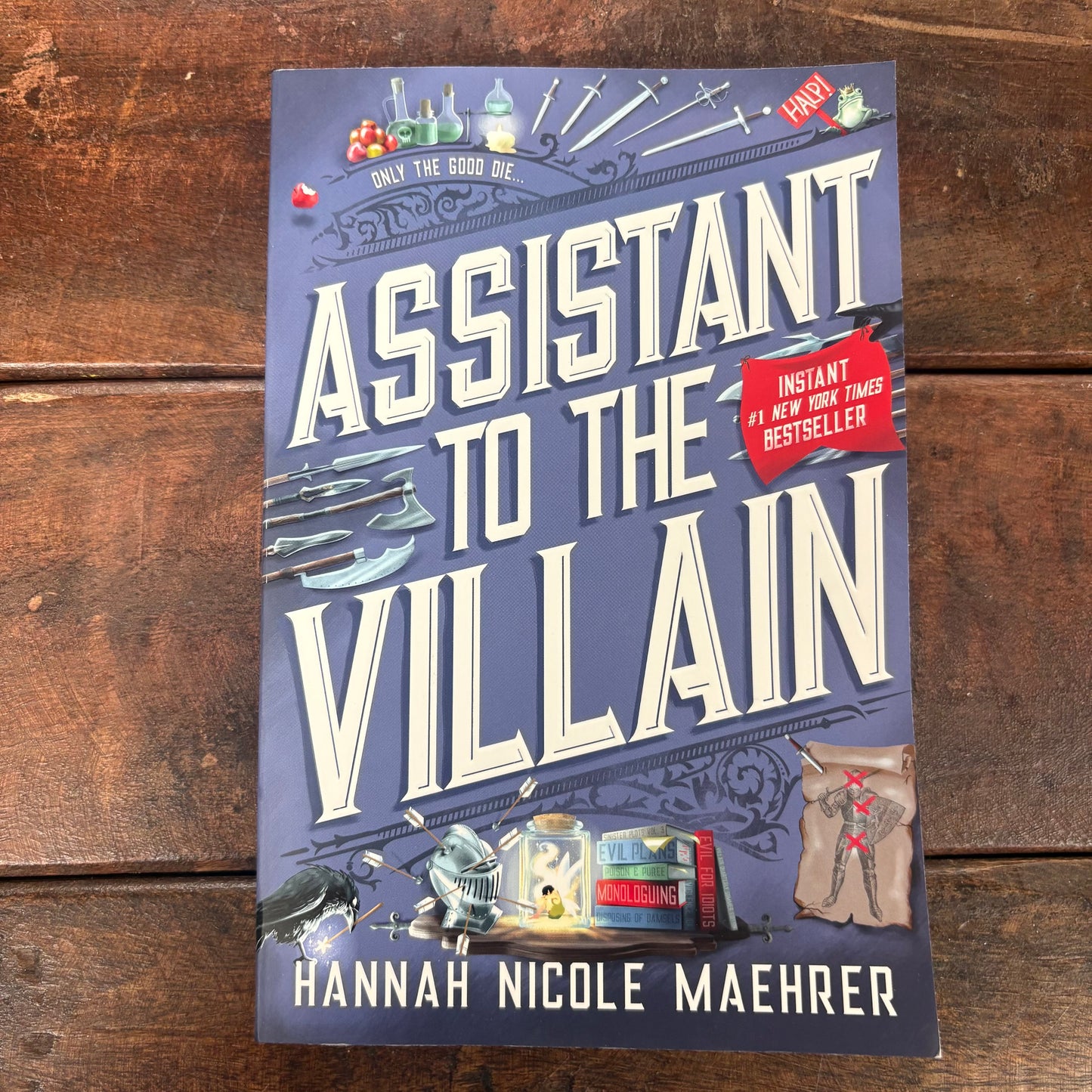 Assistant To The Villain - Hannah Nicole Maehrer - AZB