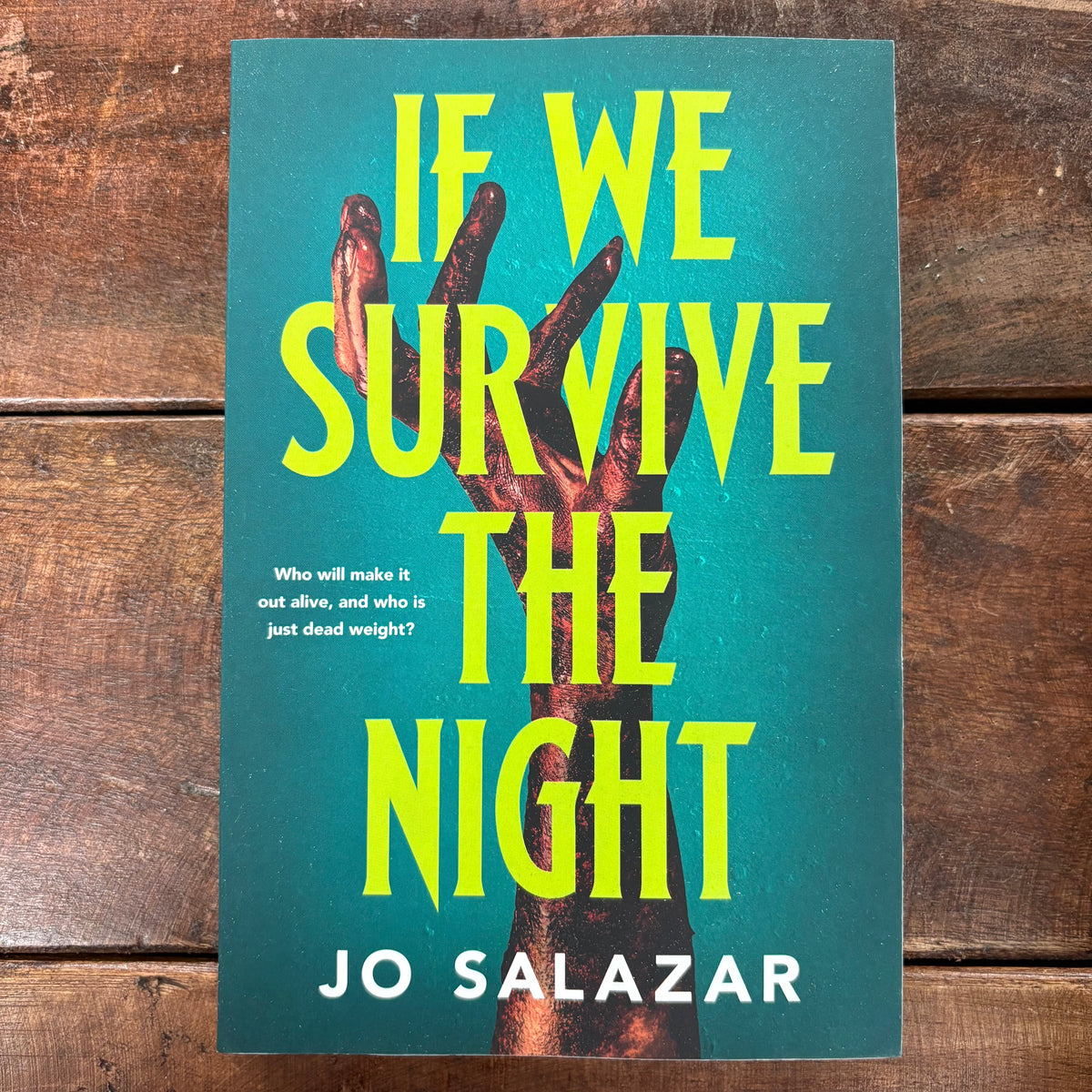 If We Survive The Night - Jo Salazar - Sourcebooks