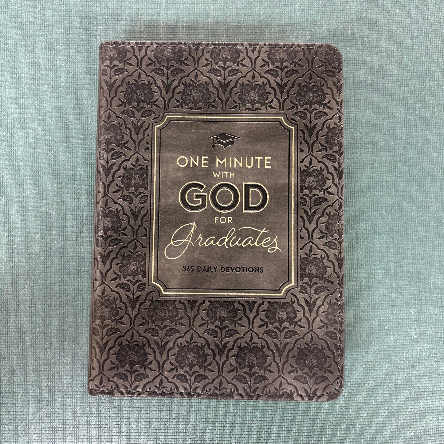 One Minute With God For Graduates - CAG