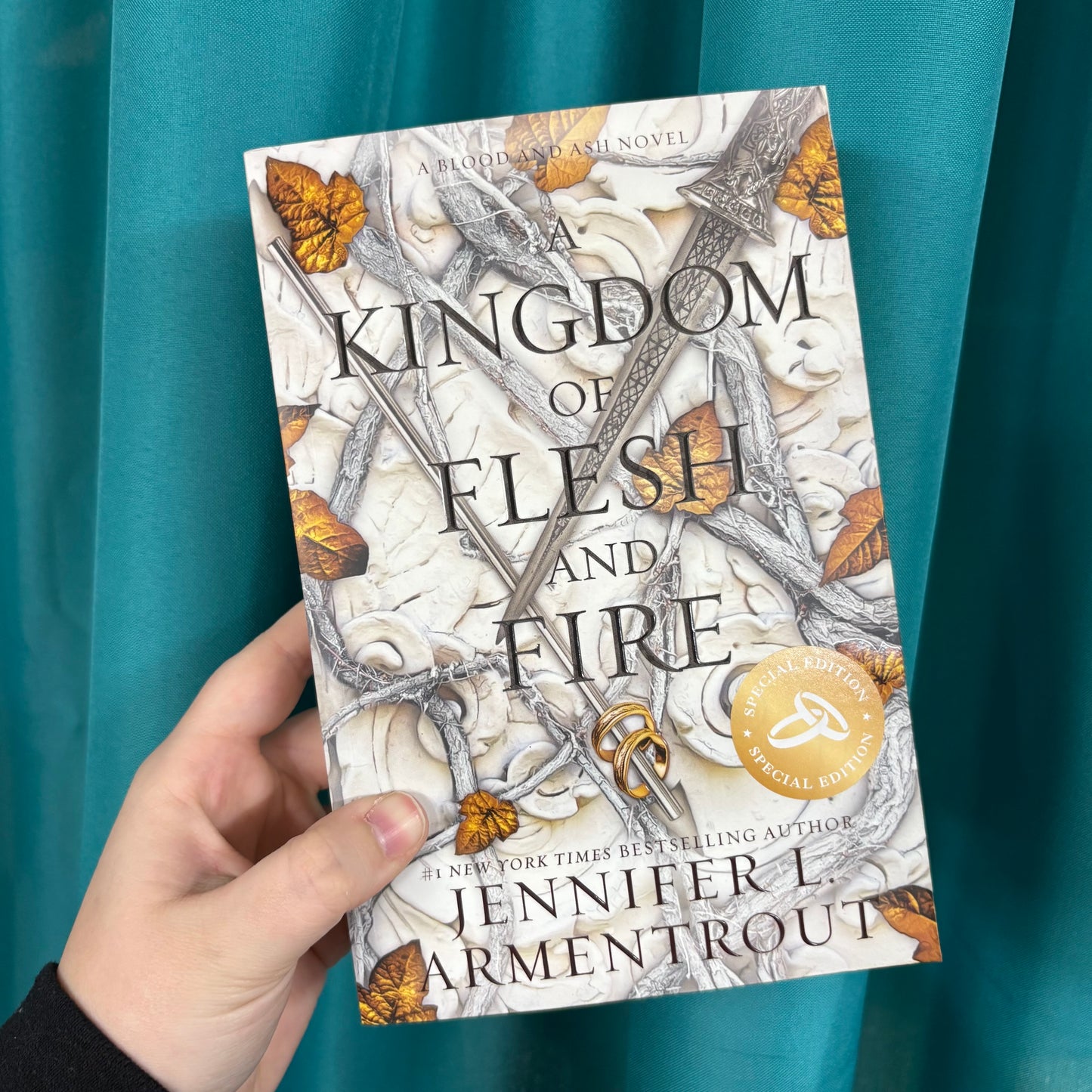 Kingdom Of Flesh and Fire - Jennifer L. Armentrout - Simon and Schuster