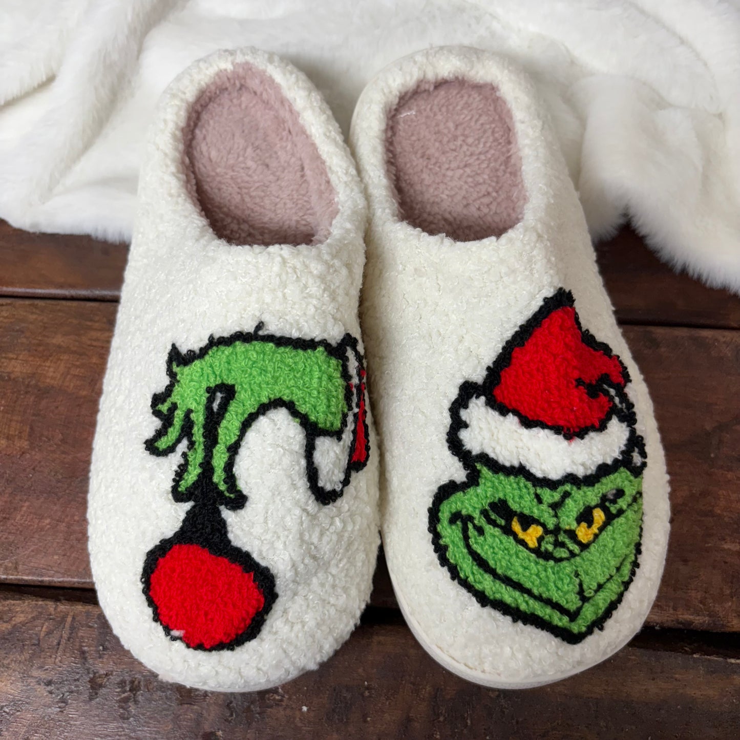 Grinch Slippers - Accity