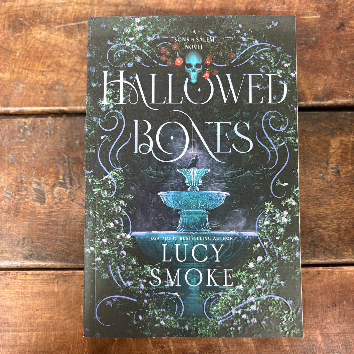 Hallowed Bones - Lucy Smoke - AZB