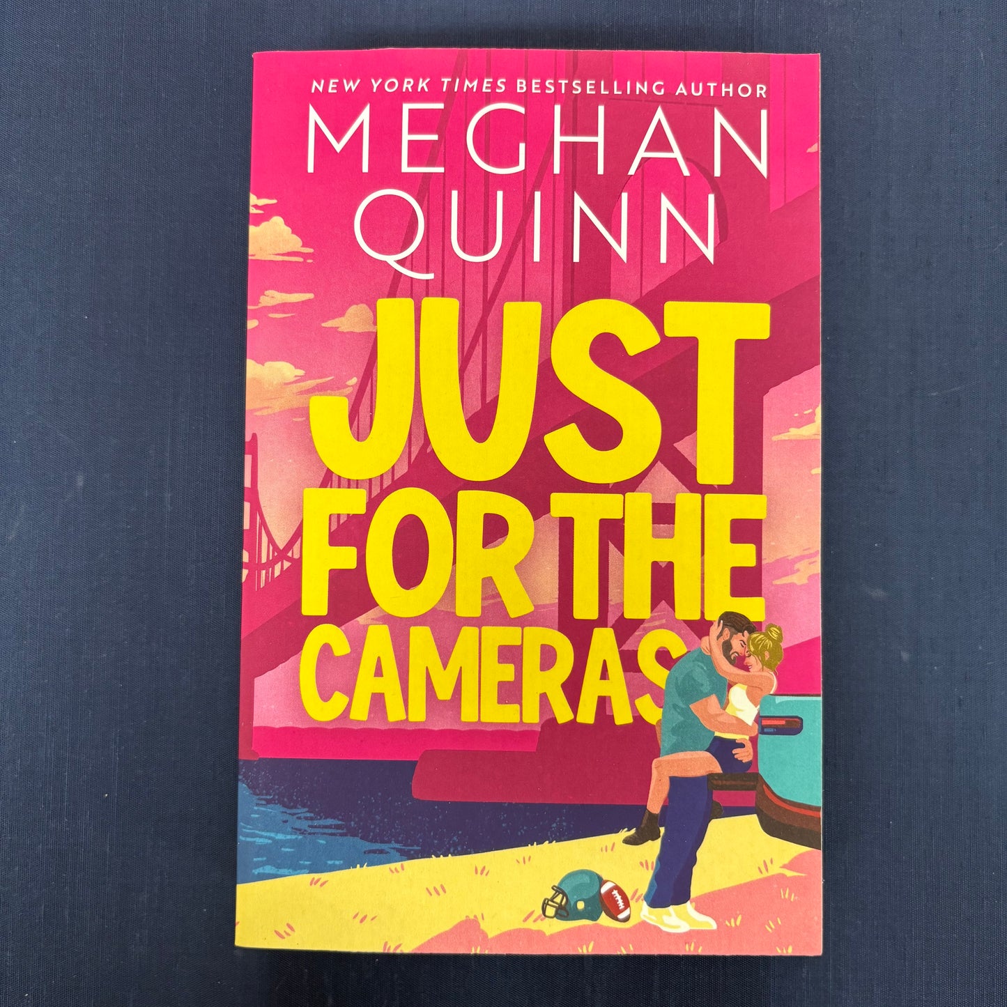 Just For The Cameras - Meghan Quinn - Sourcebooks