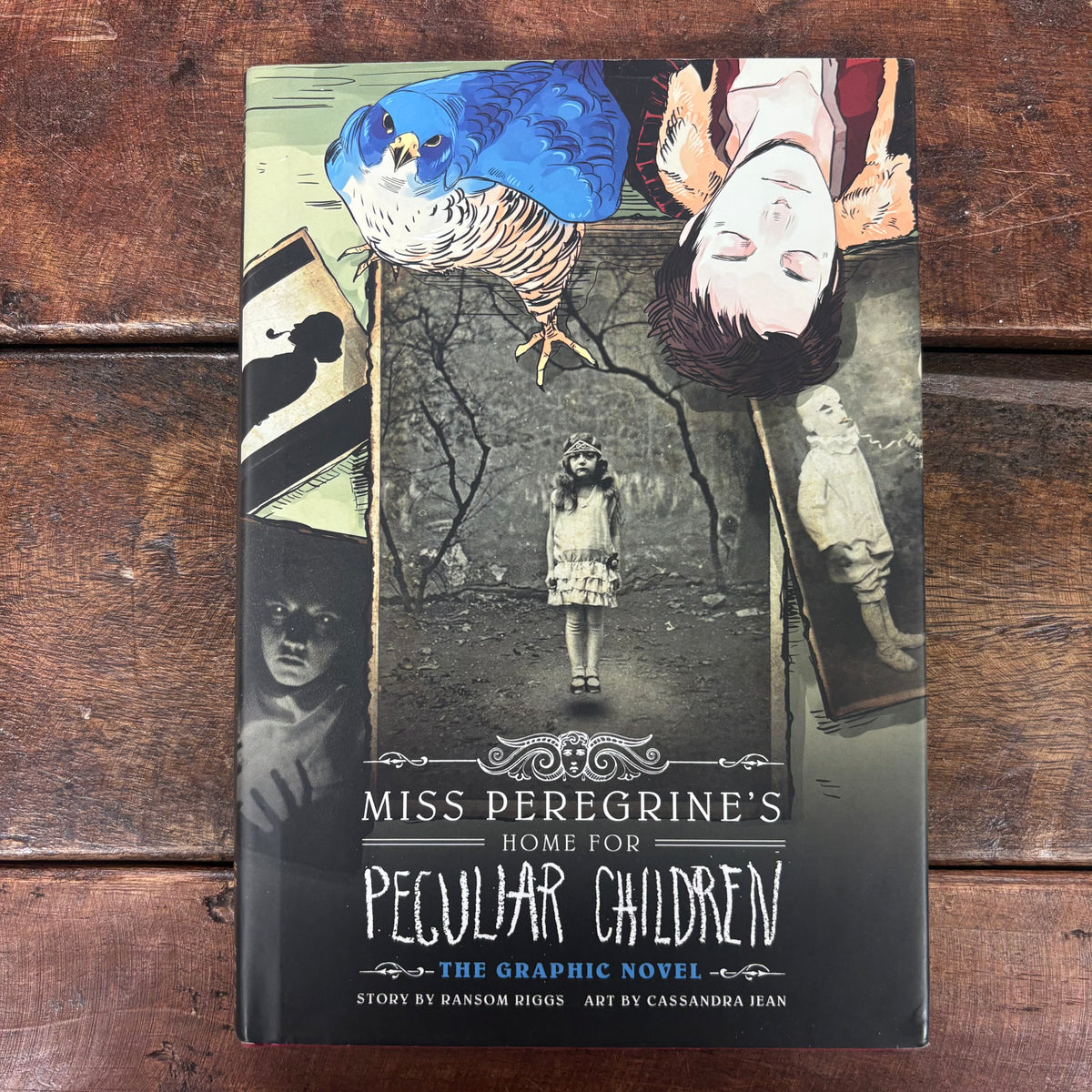 Miss Peregrine's Home For Peculiar Children Graphic Novel - BKBY