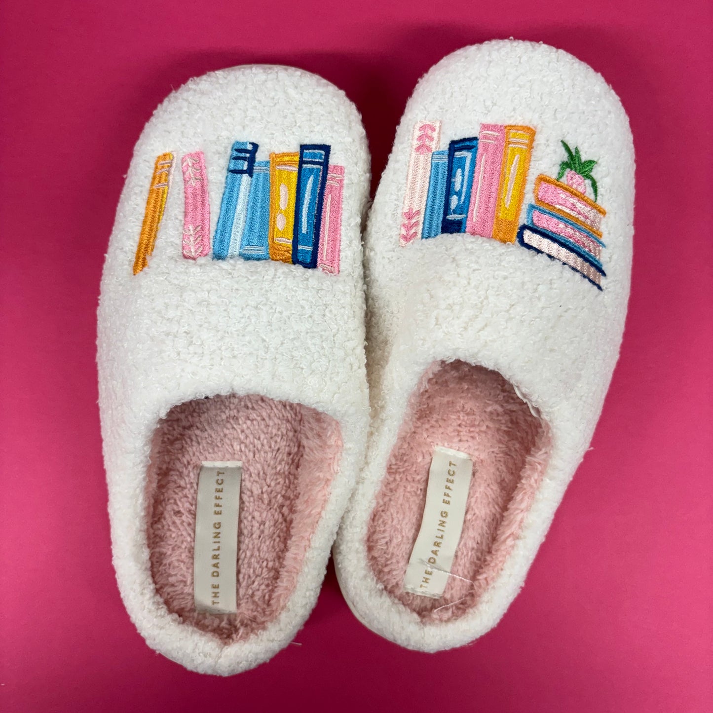 Book Nook Fuzzy Slippers - The Darling Effect