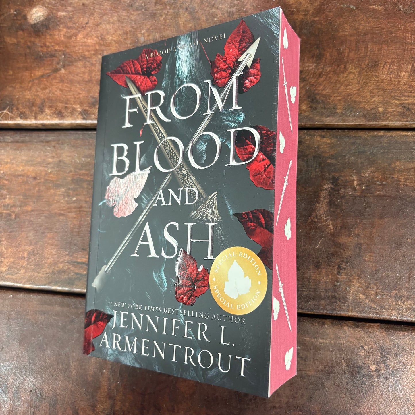 From Blood and Ash - Jennifer L. Armentrout - Simon and Schuster
