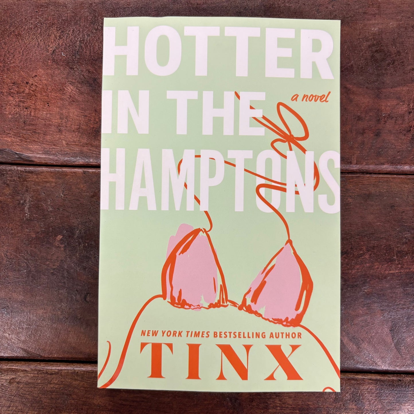 Hotter In The Hamptons - Tinx - Sourcebooks