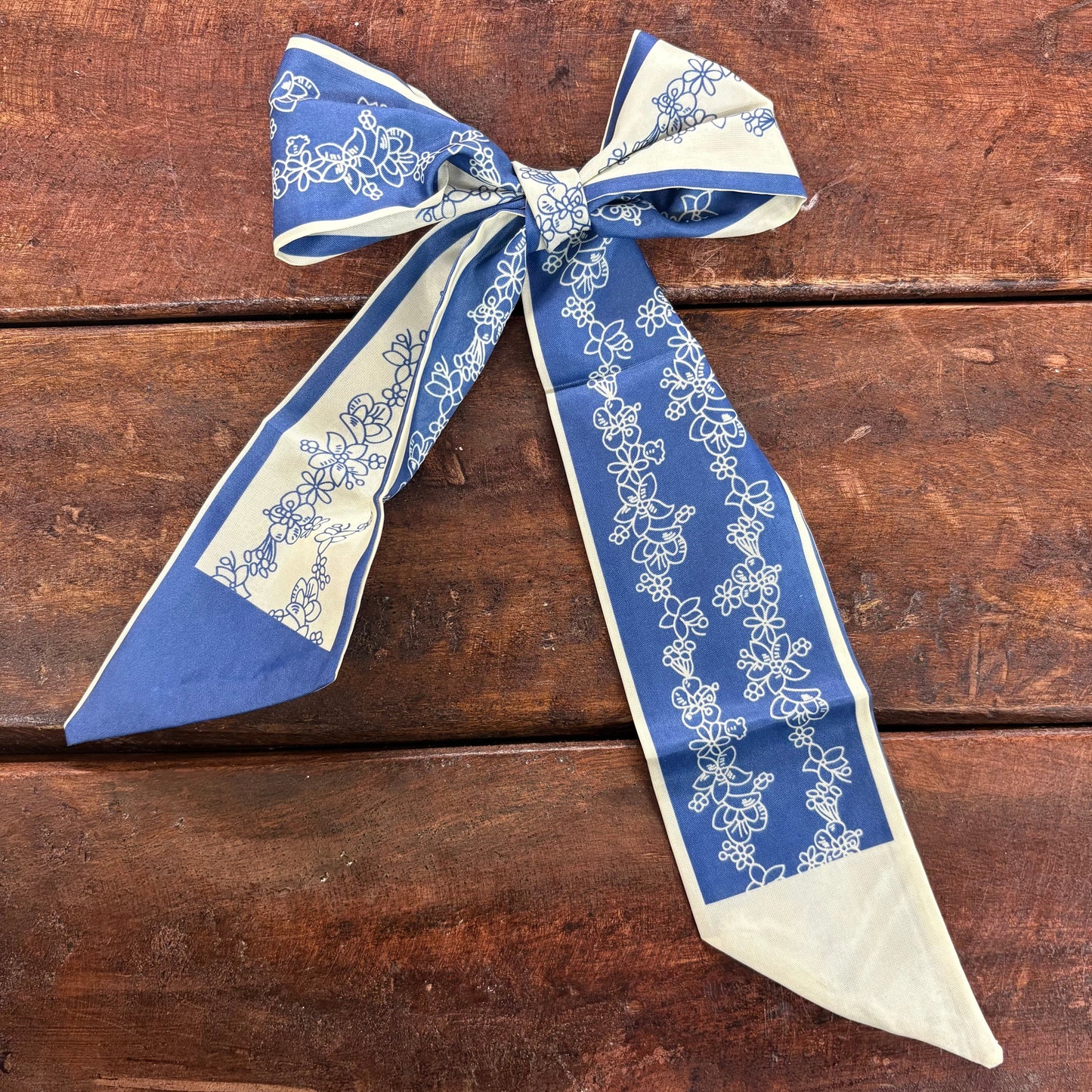 Navy and Cream Floral Twilly - Accity