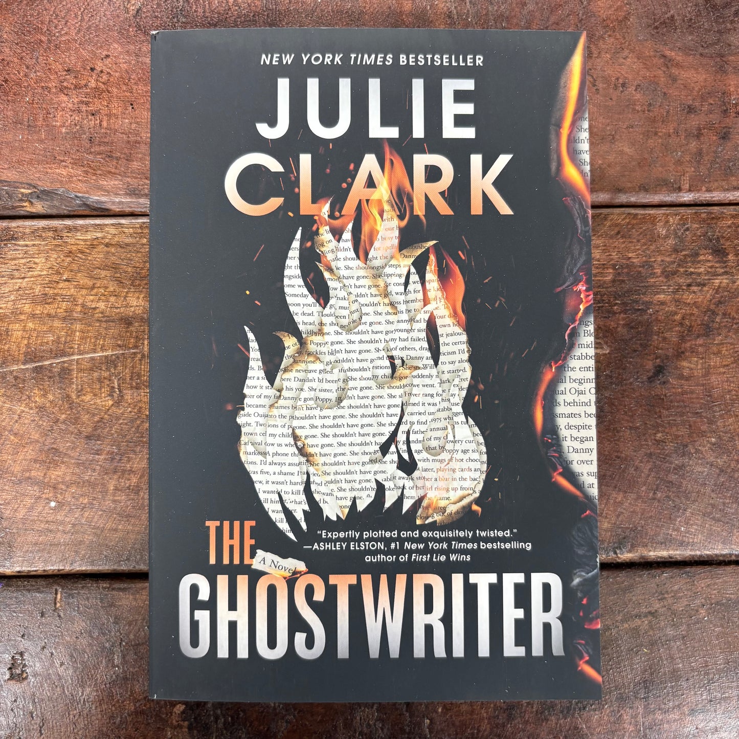 Ghostwriter - Julie Clark - Sourcebooks