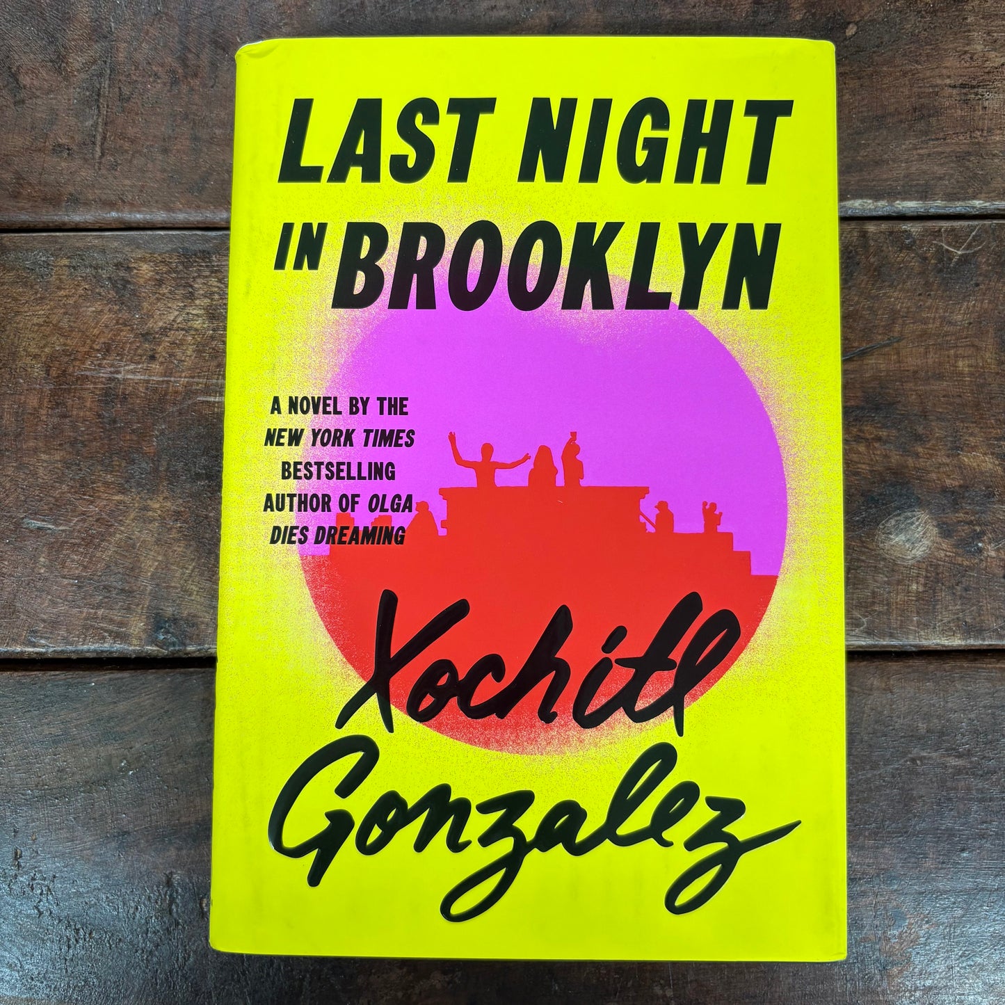 Last Night In Brooklyn - Xochitl Gonzalez - Macmillan Publishers