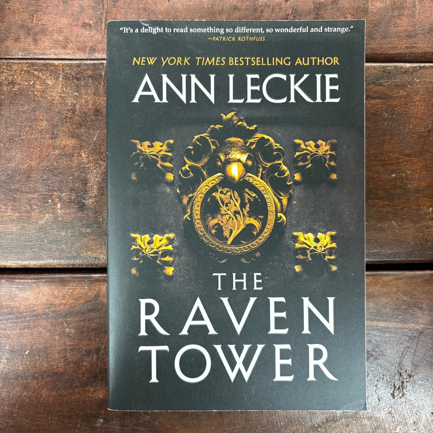 Raven Tower - Ann Leckie - BKBY
