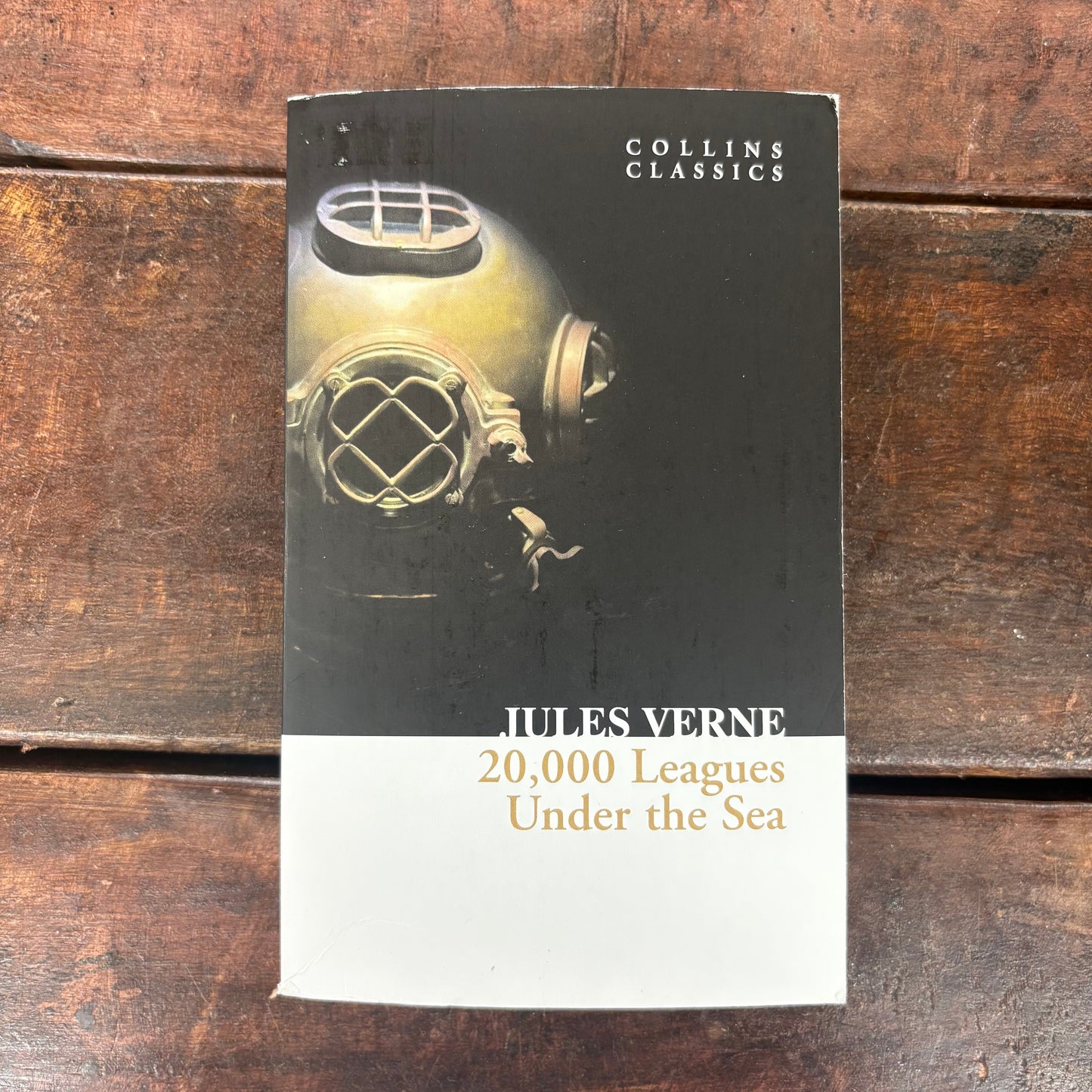 20,000 Leagues Under The Sea - Jules Verne - AZB