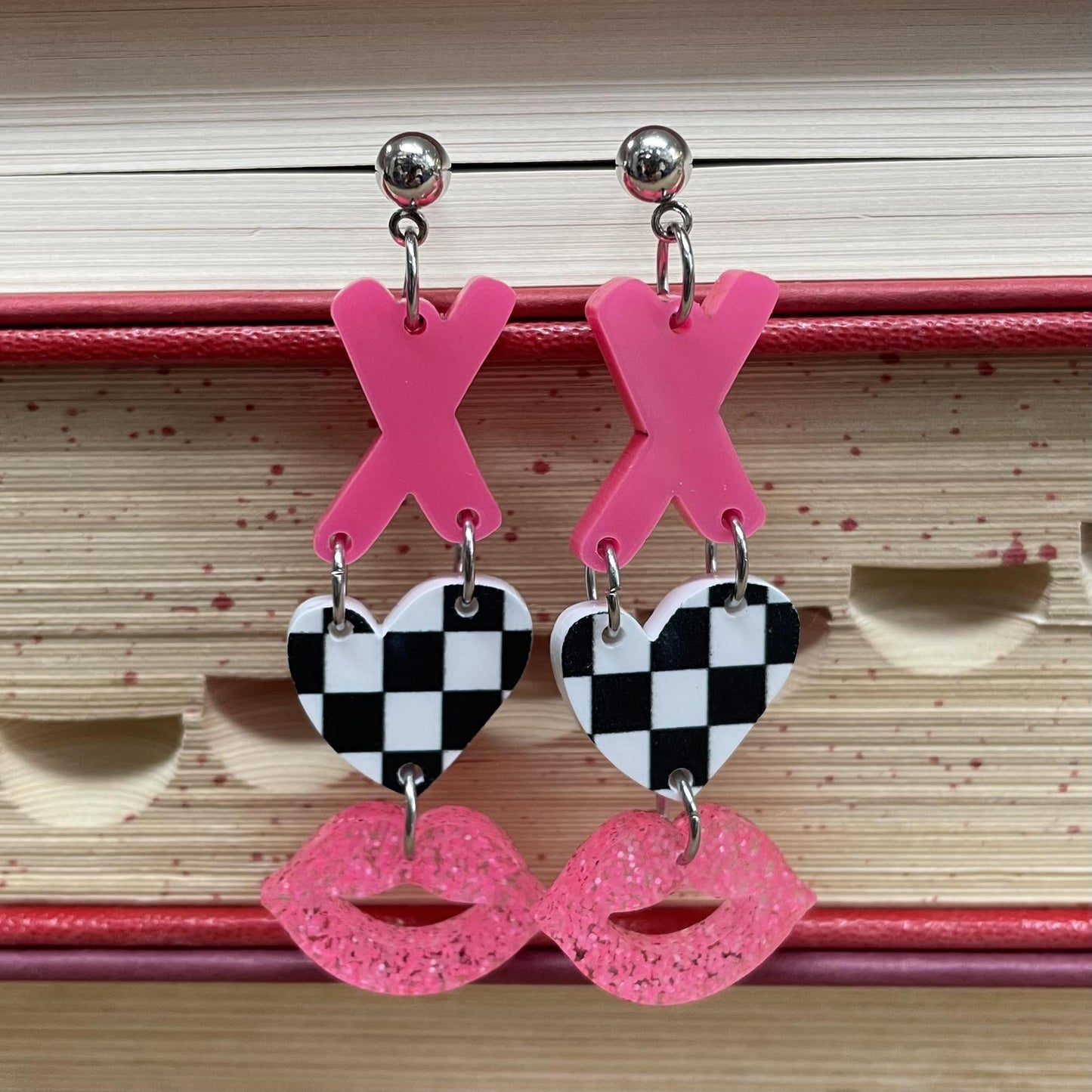 Checkered XO Earrings - Pink