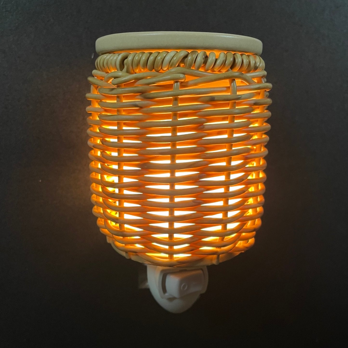 Pluggable Wicker Lantern Wax Warmer- Cliff Price & Co.