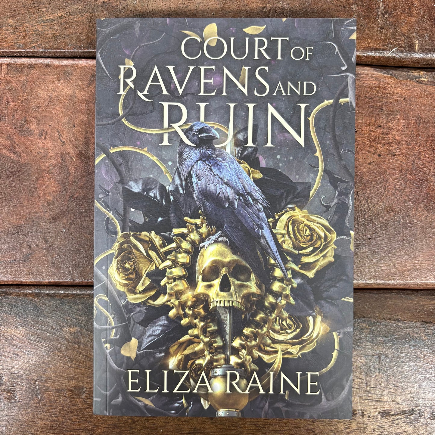 Court Of Ravens and Ruin - Eliza Raine - Simon and Schuster