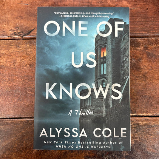 One Of Us Knows - Alyssa Cole - Harper Collins