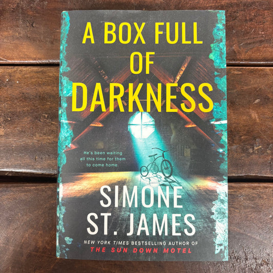 A Box Full Of Darkness - Simone St. James - AZB