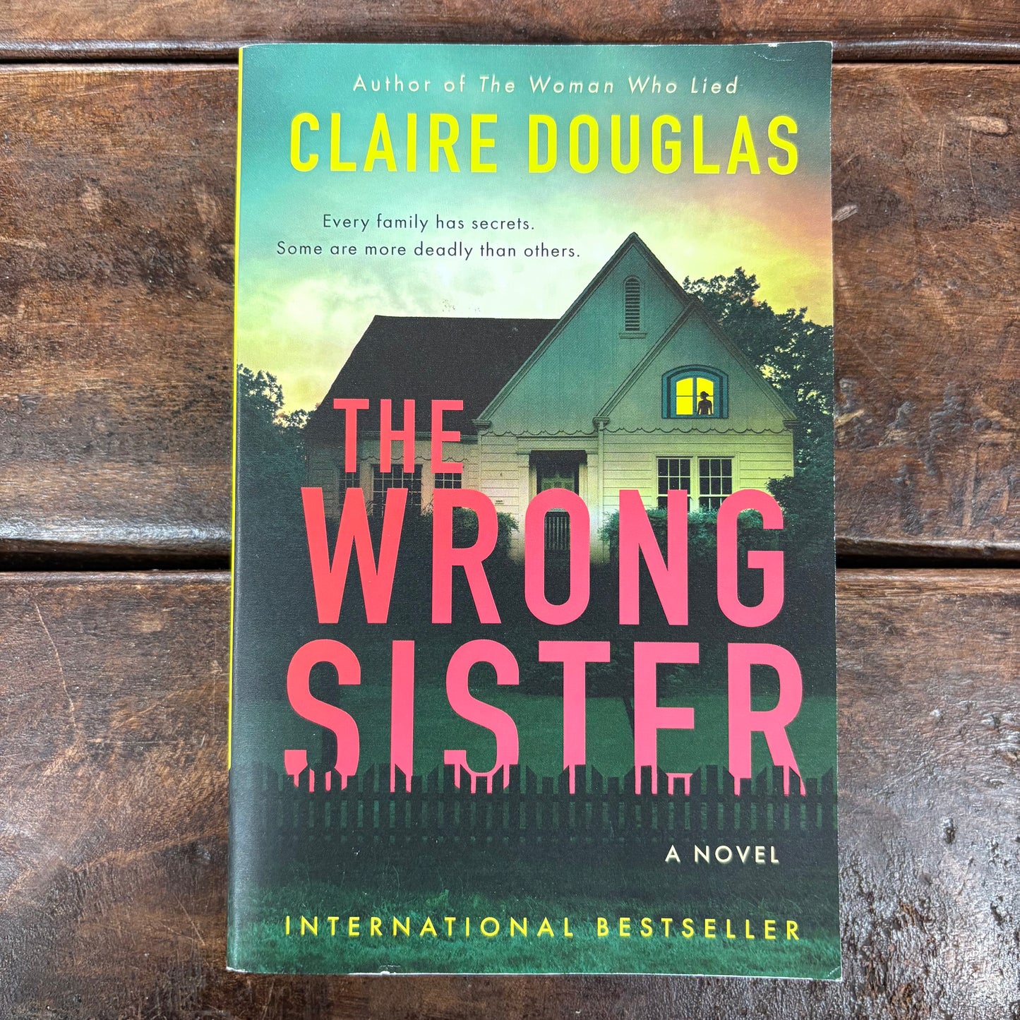 Wrong Sister - Claire Douglas - BOUT