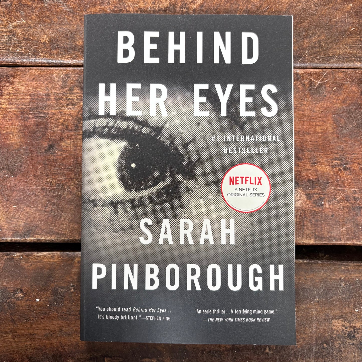 Behind Her Eyes - Sarah Pinborough - Macmillan Publishers