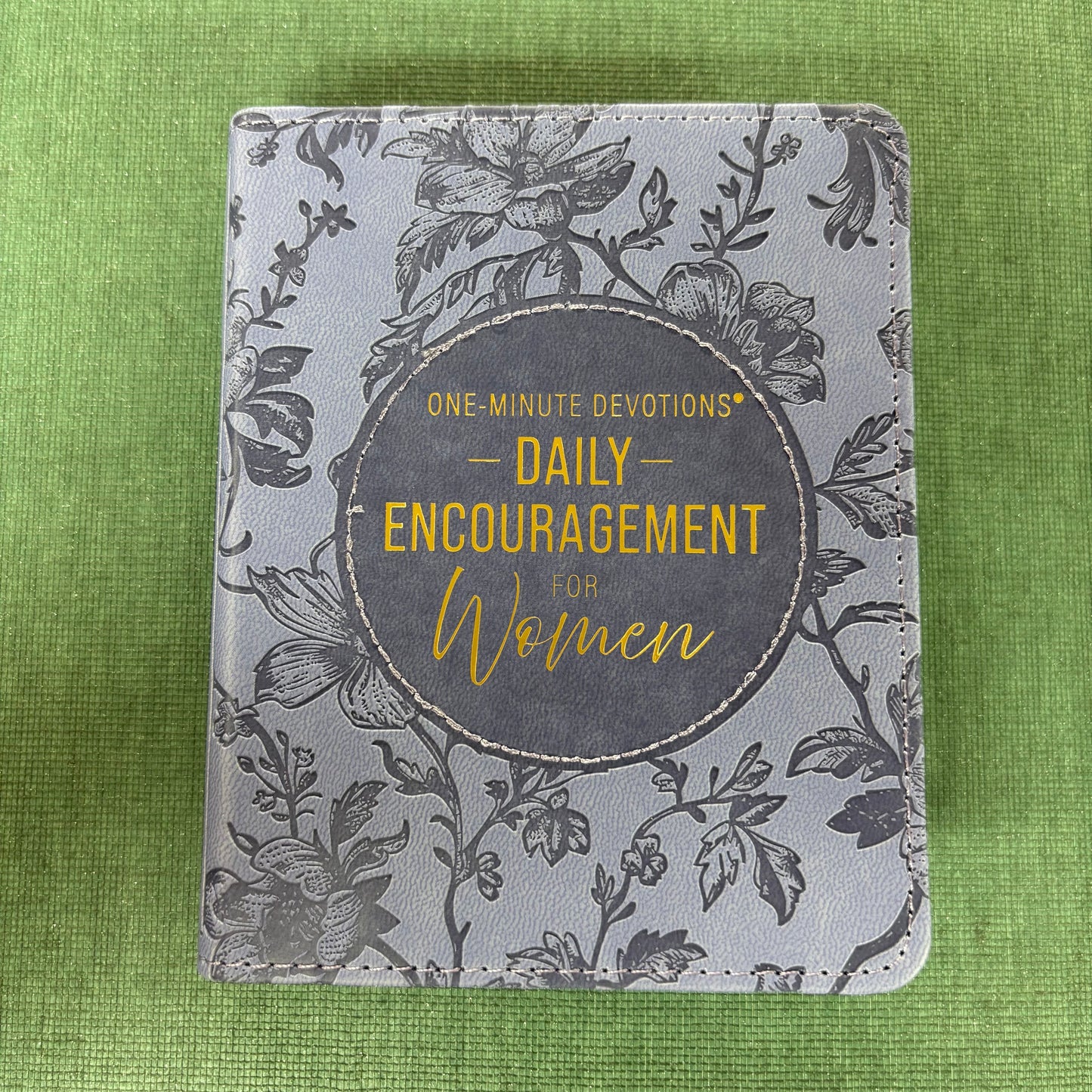 One-Minute Devotions Daily Encouragement For Women - CAG