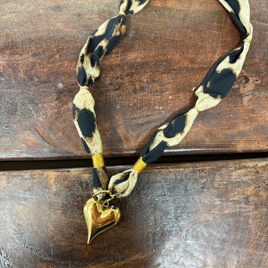 Leopard Print Heart Necklace - Accity