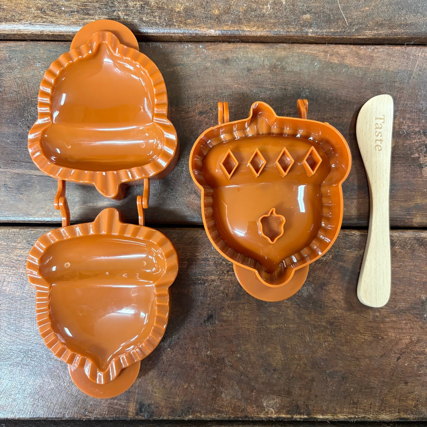 Thanksgiving Pie Molds - Mud Pie