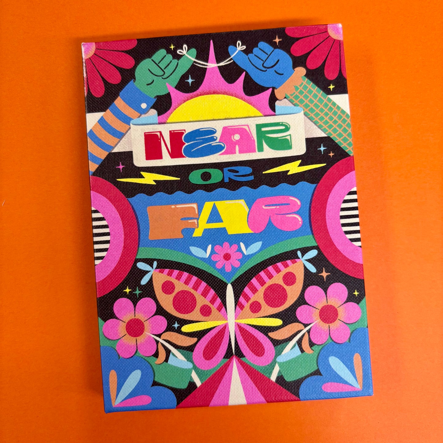 Continuous Greetings - A Shared Card For Friends - Chronicle Books