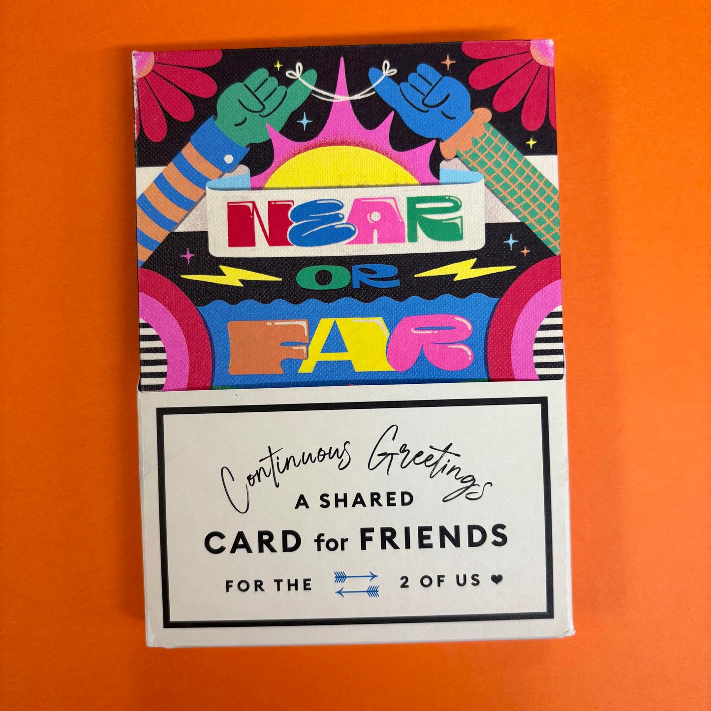 Continuous Greetings - A Shared Card For Friends - Chronicle Books