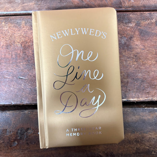 Newlyweds' One Line A Day - Chronicle Books