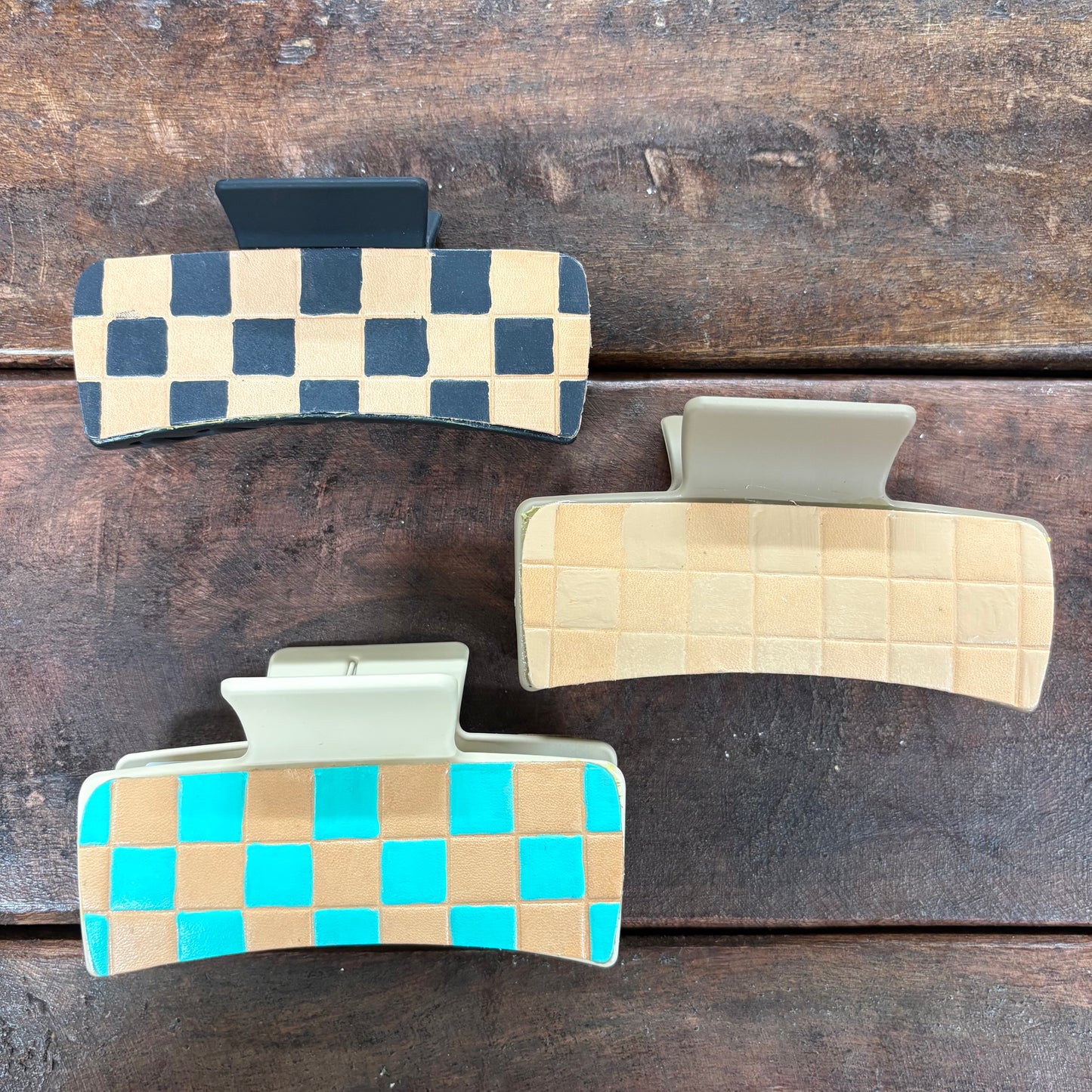 Checkered Leather Claw Clips - McIntire Saddlery