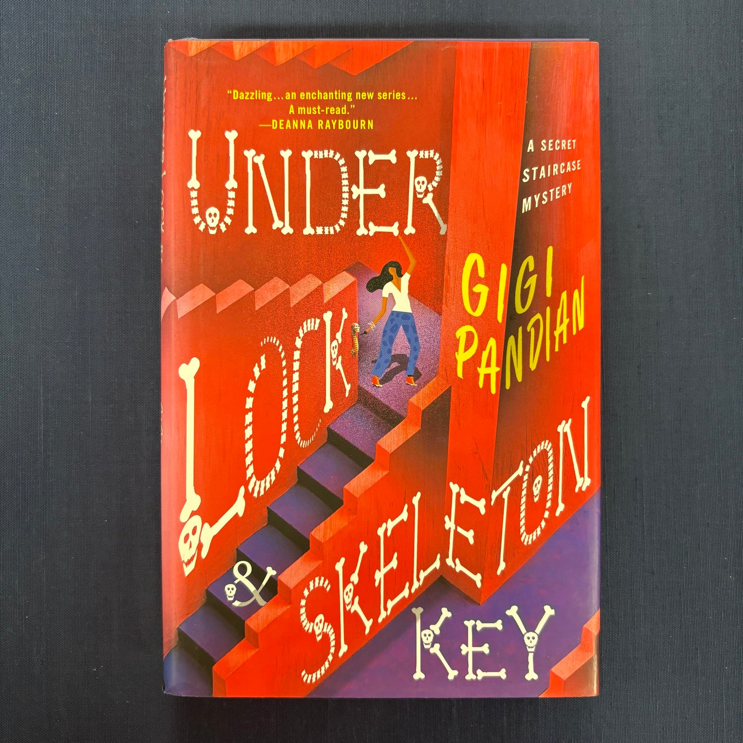 Under Lock and Skeleton Key - Gigi Pandian - BKBY