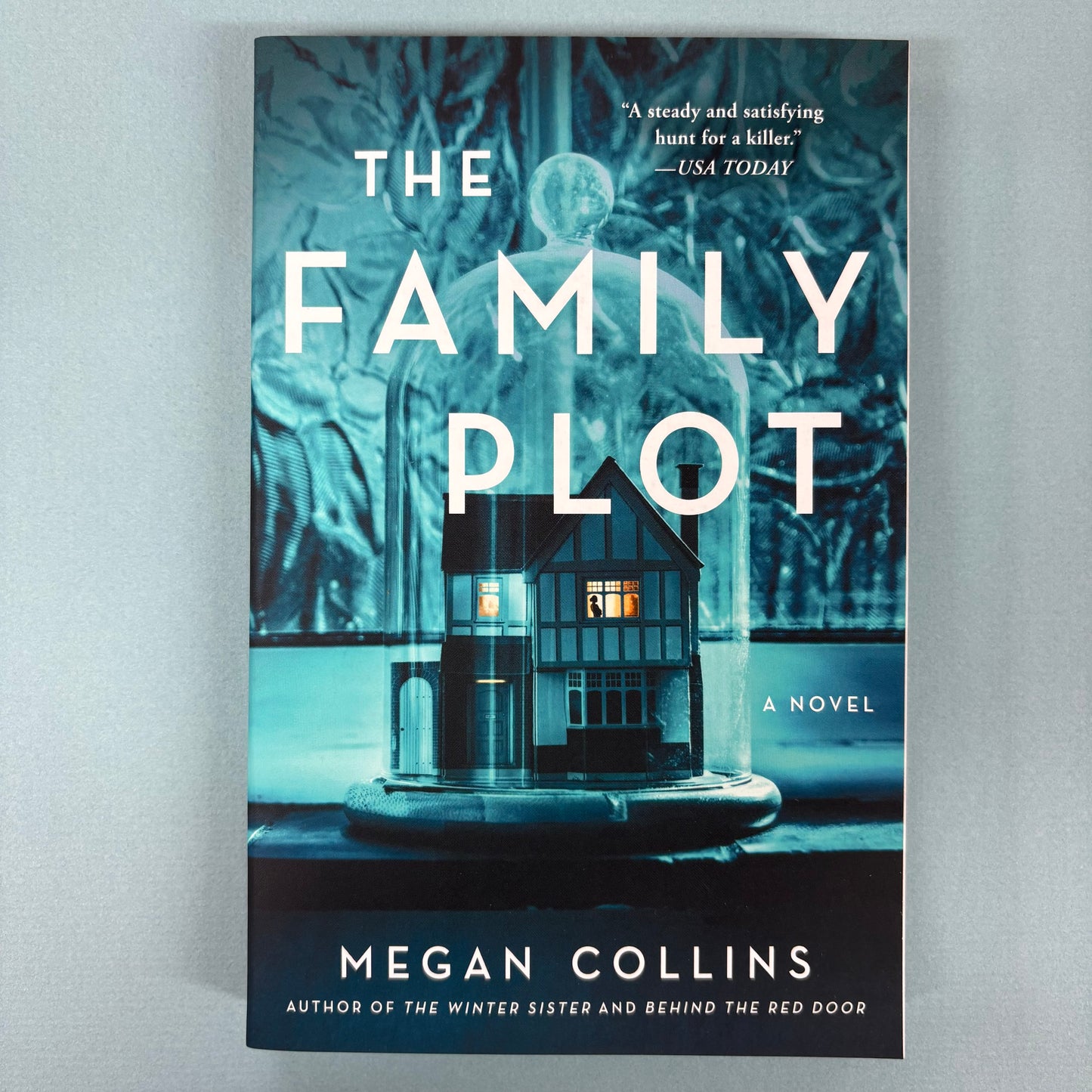 The Family Plot - Megan Collins - Simon and Schuster