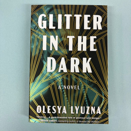 Glitter In The Dark - Olesya Lyuzna - Simon and Schuster
