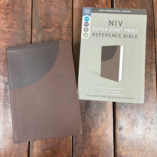 NIV Super Giant Print Reference Bible - HarperCollins