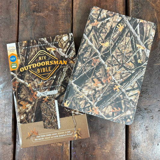 NIV Outdoorsman Bible - HarperCollins