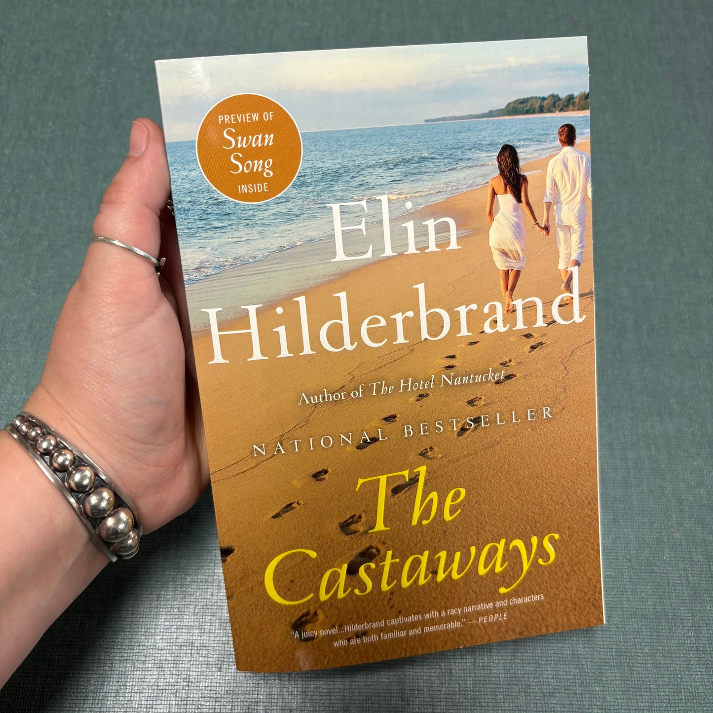 Castaways - Elin Hilderbrand - Hachette Book Group