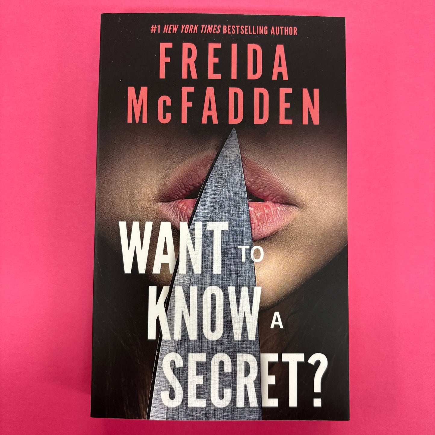 Want To Know a Secret? - Freida McFadden - Sourcebooks