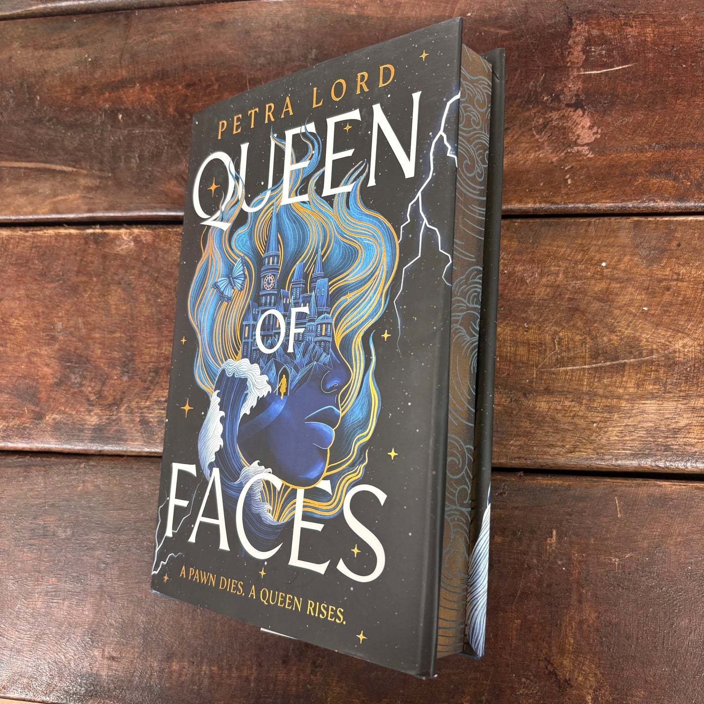 Queen Of Faces - Petra Lord - Macmillan Publishers