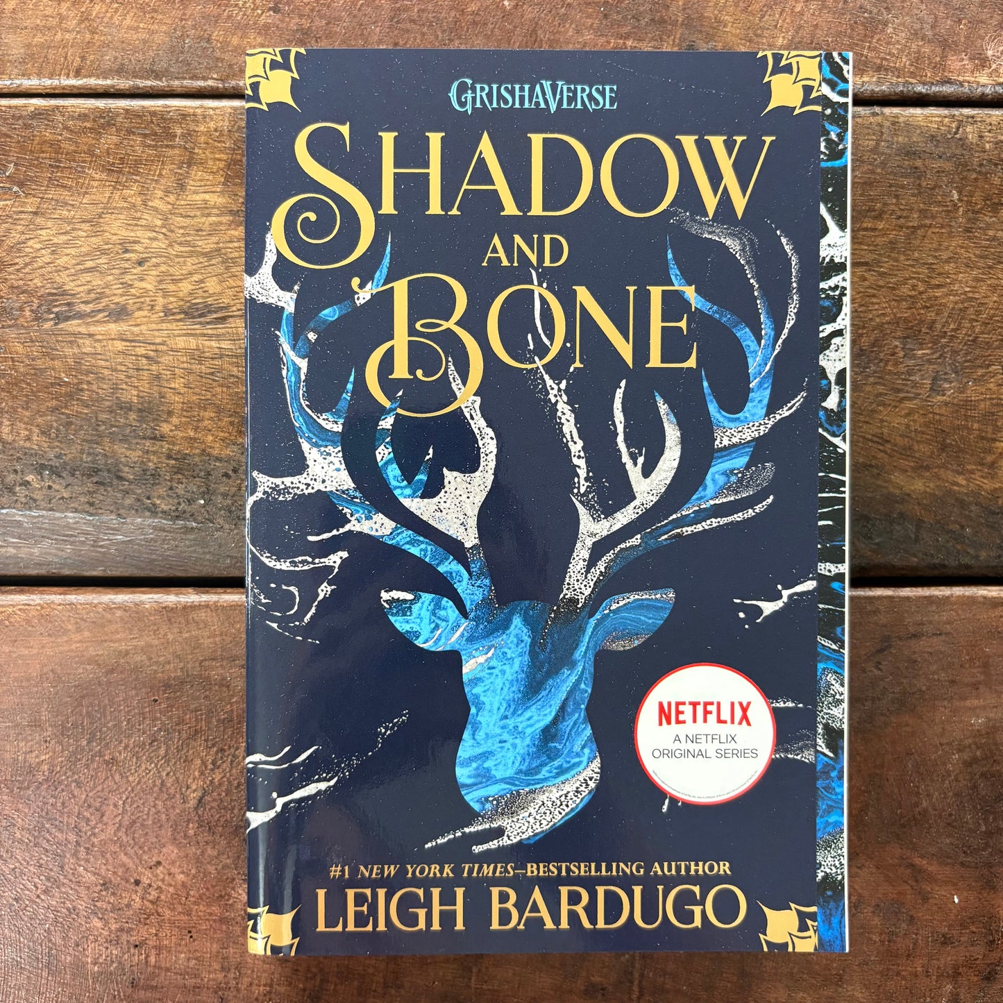 Shadow and Bone - Leigh Bardugo - BKBY