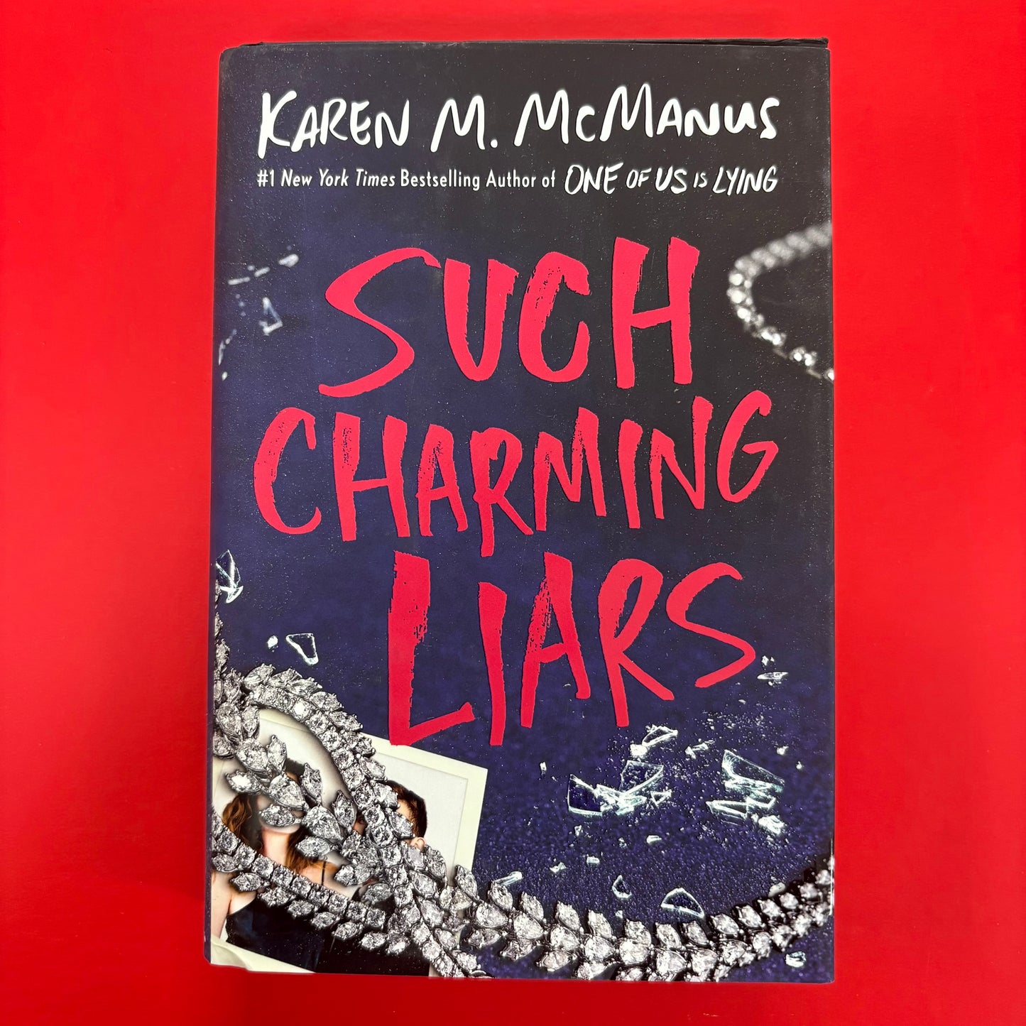 Such Charming Liars - Karen M. McManus - BOUT