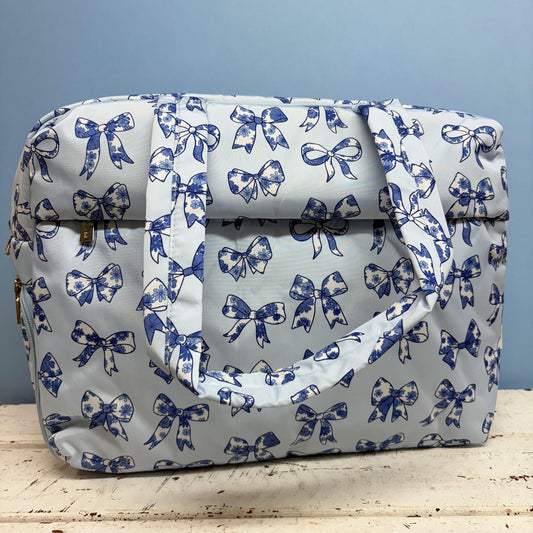 Light Blue Toile Bow Weekender Bag - Katydid