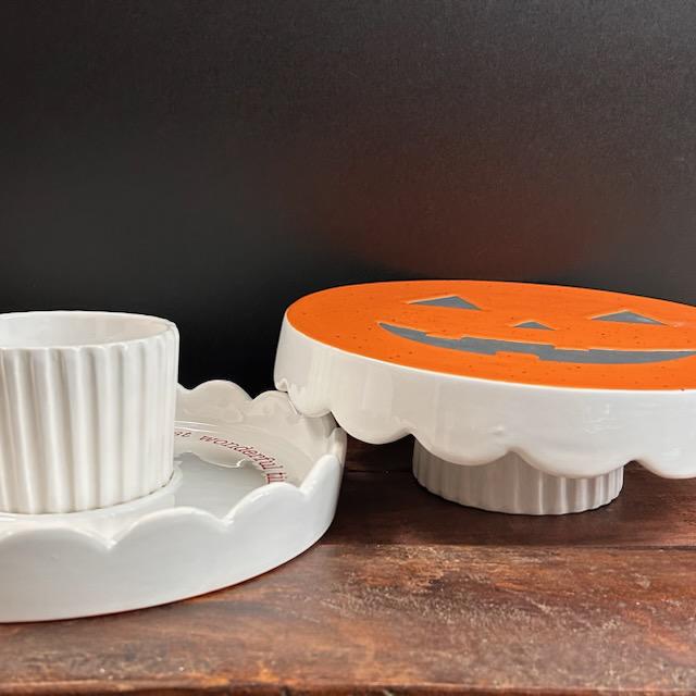 Pumpkin/Santa Reverse Pedestal- Mud Pie